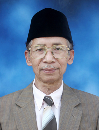 03. Drs. KH. Hatim Fanani (Pengasuh)